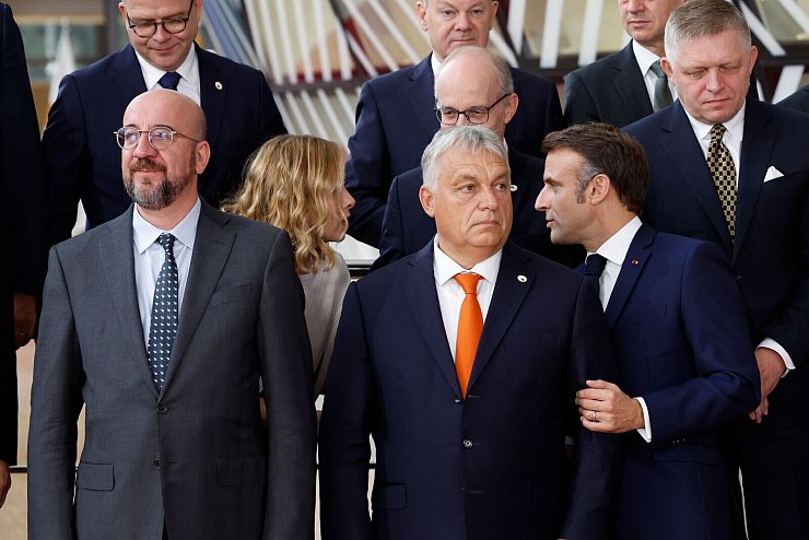 In der EU weitgehend isoliert: Der ungarische Regierungschef Viktor Orban. - © Geert Vanden Wijngaert/AP/dpa