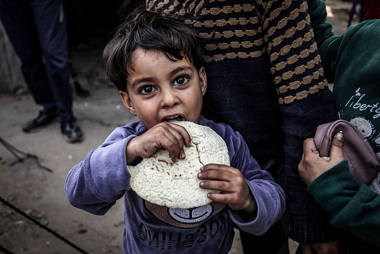 Im Gazastreifen herrscht Hunger. Nun reagieren die Amerikaner. - © Abed Rahim Khatib/dpa