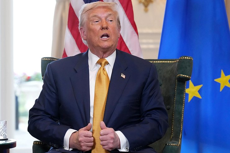 Auf die meisten Einfuhren aus der EU in die USA werden künftig Zölle in Höhe von 15 Prozent fällig. - © Jacquelyn Martin/AP/dpa