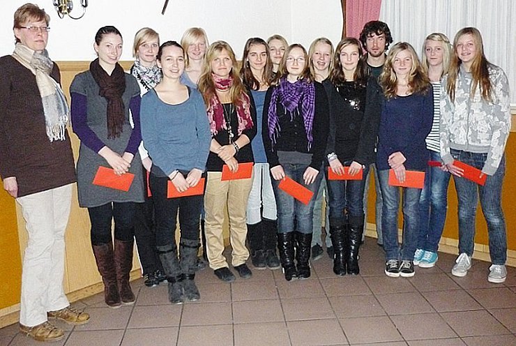 Auszeichnungen im Liemer RC: Der Club ehrte zahlreiche Sportlerinnen und Sportler sowie Beate Höke (links), die nach zehn Jahren aus beruflichen Gründen ihre Vorstandsarbeit niederlegt. 