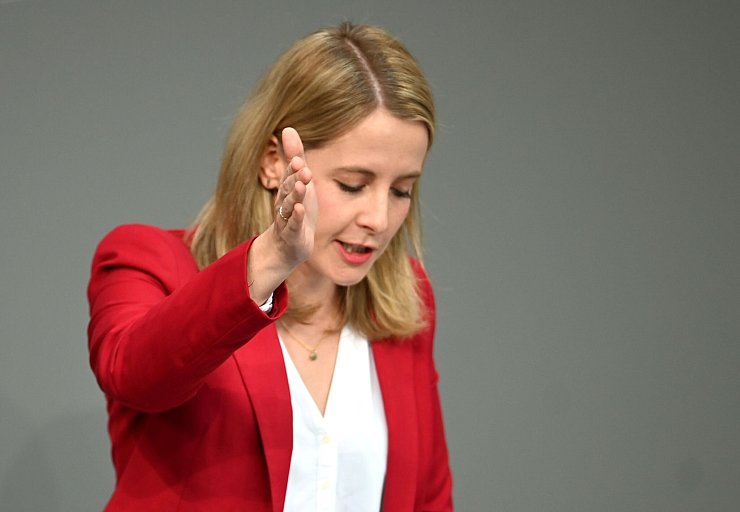 Hubertz war vor ihrer politischen Karriere Unternehmerin und hat ein Startup gegründet. (Archivbild) - © Rabea Gruber/dpa