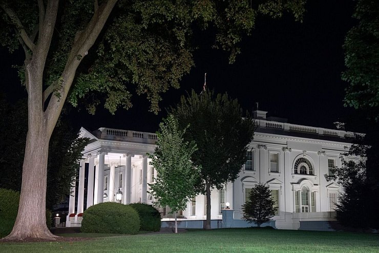 Das Weiße Haus ist in Washington zu sehen. - © Mark Schiefelbein/AP/dpa