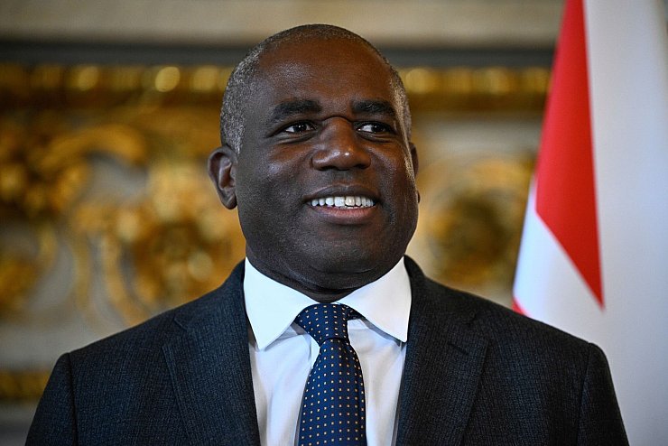 Der britische Außenminister David Lammy teilte auf der Plattform X mit, er habe mit Rubio telefoniert. (Archivbild) - © Julien de Rosa/POOL AFP/dpa