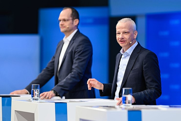 Das BASF-Management setzt weiter auf den Wachstumsmarkt China. (Archivbild) - © Uwe Anspach/dpa