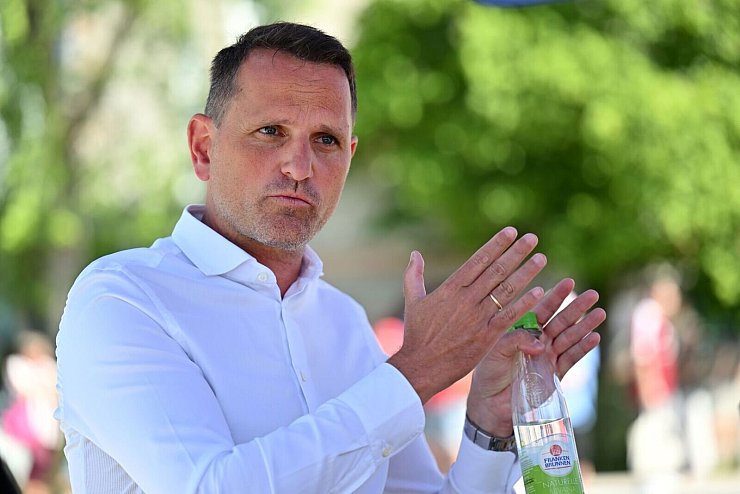 Sportvorstand Joti Chatzialexiou fordert einen Sieg am Wochenende. - © Martin Schutt/dpa