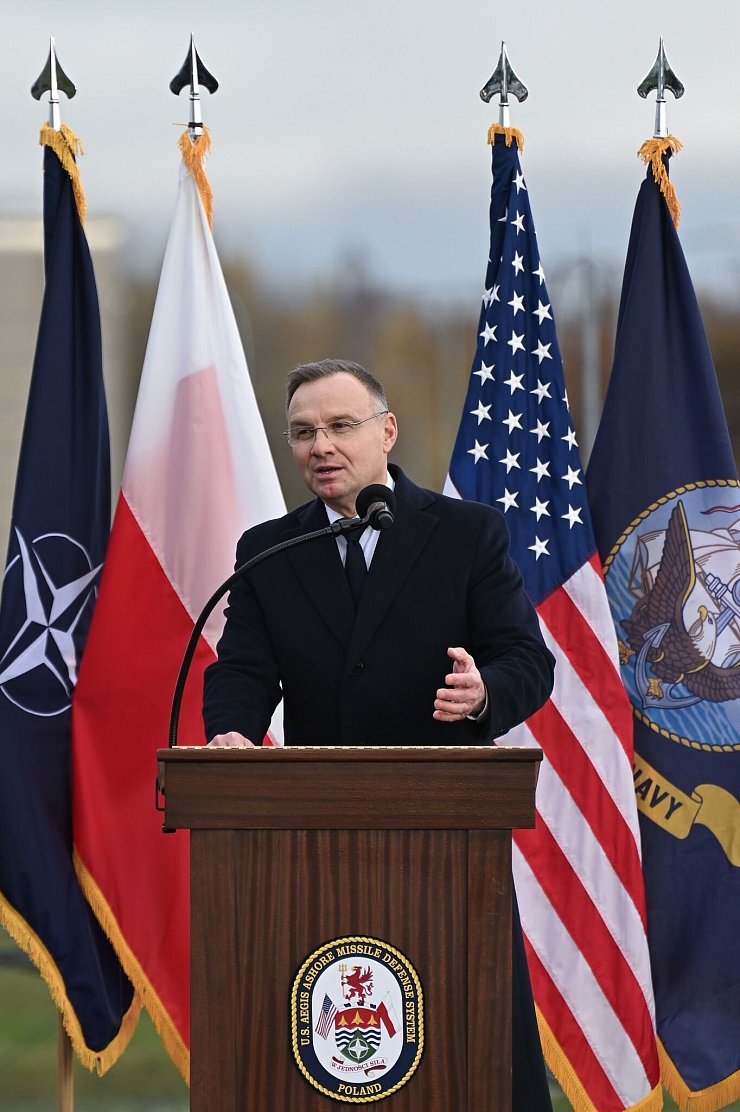 Polens Präsident Andrzej Duda spricht bei der Eröffnung der US-Raketenabwehrbasis in Redzikowo. (Foto aktuell) - © Adam Warzawa/PAP/dpa