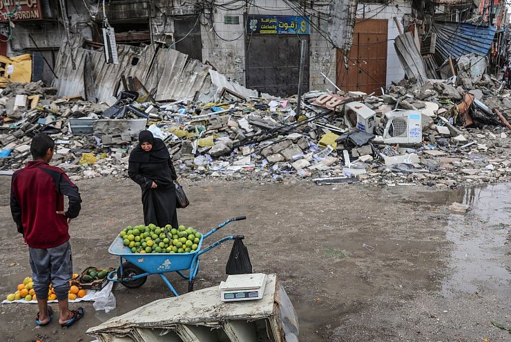 Der von Sinwars Oktober-Massaker ausgelöste Krieg brachte über den Gazastreifen Elend und Zerstörung. (Archivbild) - © Mohammed Hajjar/AP/dpa
