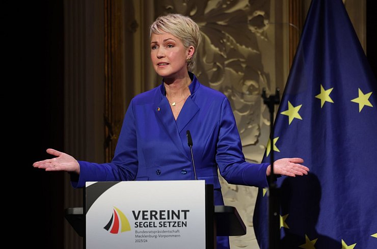 Mecklenburg-Vorpommerns Ministerpräsidentin Manuela Schwesig über die Rolle der Ostdeutschen. (Archivbild) - © Jens Büttner/dpa POOL/dpa