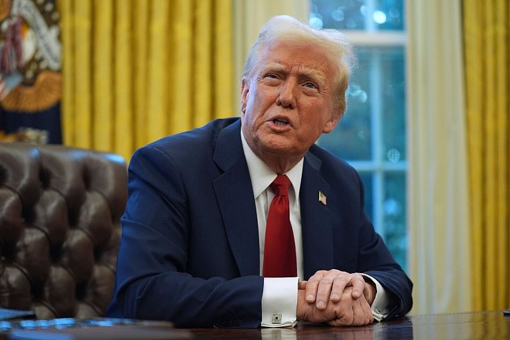 Donald Trump macht seine Zoll-Drohungen wahr. (Archivbild) - © Evan Vucci/AP/dpa