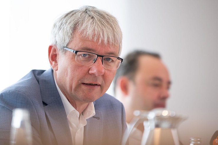 Achim Dercks von der DIHK ist alarmiert. - © Sebastian Christoph Gollnow/dpa