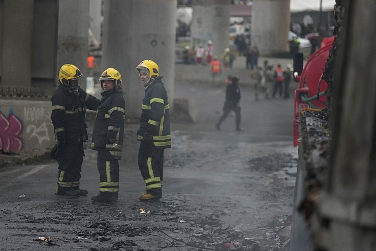 Die Feuerwehr konnte den Brand löschen. - © Fernando Llano/AP/dpa