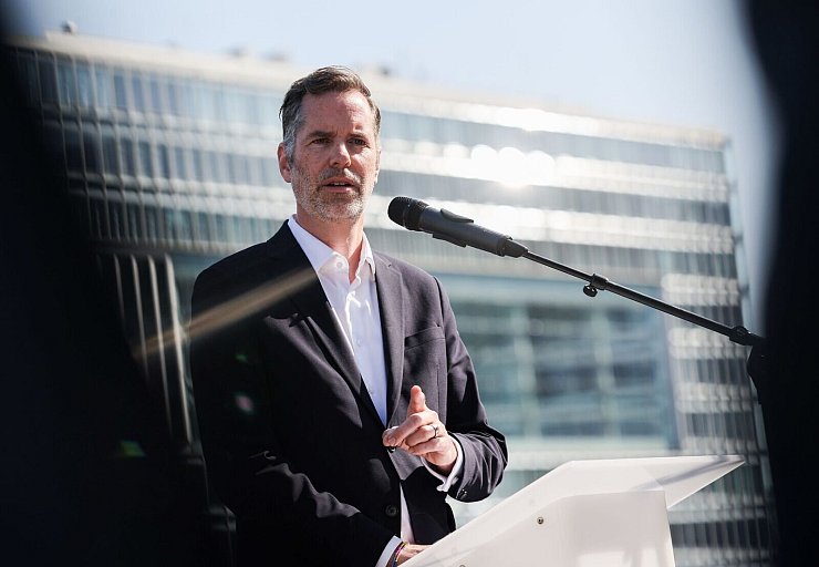 Der Vorsitzende der FDP-Bundestagsfraktion, Christian Dürr, setzt in der Migrationspolitik stark auf die nächste gemeinsame Runde von Bundesregierung, Union und Ländern. - © Christian Charisius/dpa