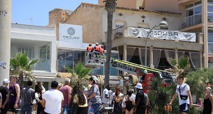 Es war eine der schlimmsten Tragödien der vergangenen Jahre auf der Insel. (Archivbild) - © Clara Margais/dpa