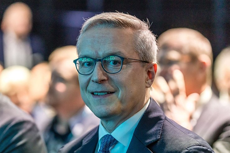 Minister Karsten Wildberger (CDU) erhofft sich starke Impulse vom Digitalgipfel in Berlin. - © Frank Hammerschmidt/dpa