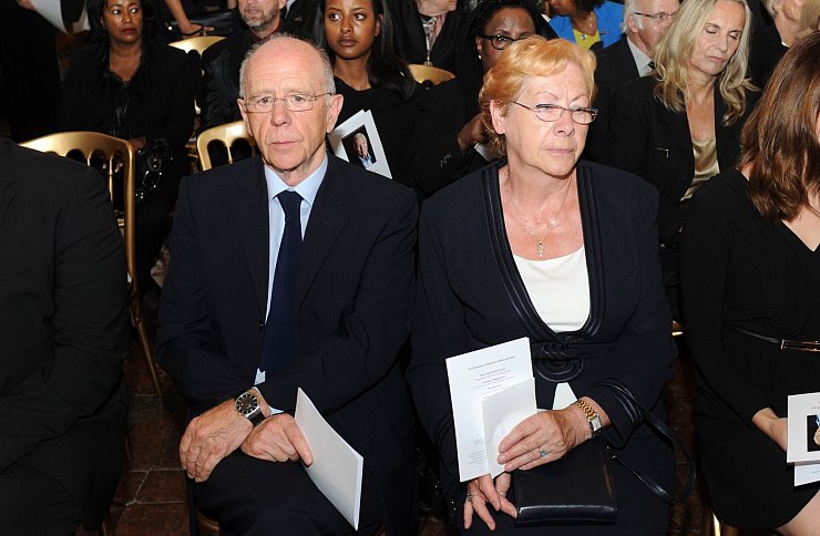 In seiner Amtszeit initiierte Walter Riester (l.) die nach ihm benannte «Riester-Rente». (Archivbild) - © picture alliance / dpa
