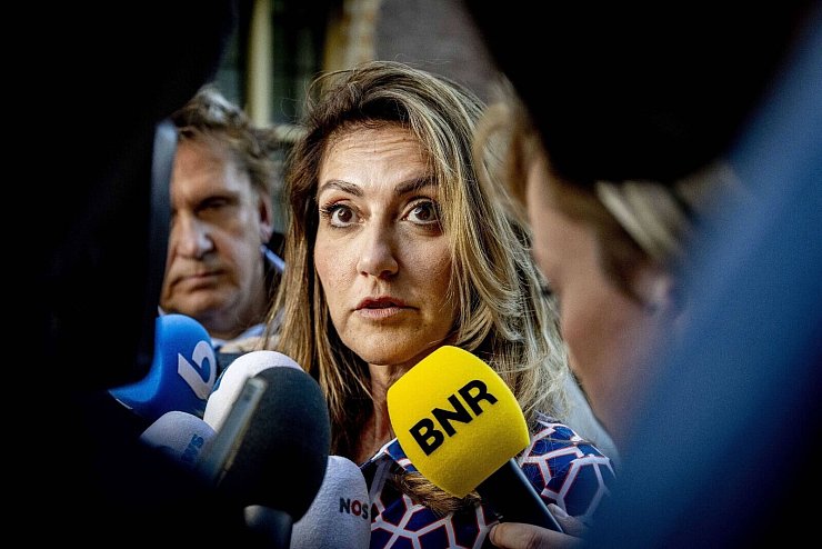 Dilan Yesilgöz stieg ebenfalls in das Rennen um die Nachfolge von Ministerpräsident Rutte ein. - © Robin Utrecht/ANP/dpa