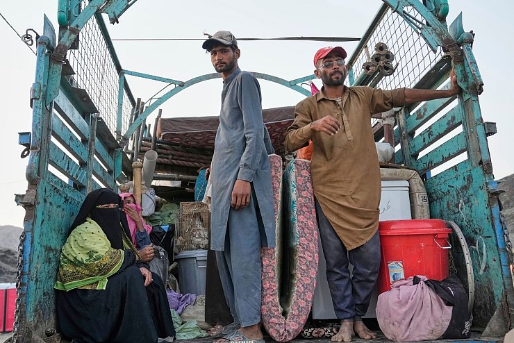 Die Afghaninnen und Afghanen, die bereits eine Aufnahmezusage haben, fürchten, von Pakistan nach Afghanistan abgeschoben zu werden. (Archivfoto) - © Ebrahim Noroozi/AP/dpa