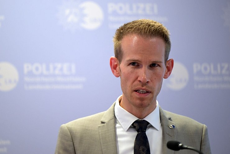 Die Zahl der rechtsextremistisch motivierten Morde ist höher als bislang angegeben. - © Federico Gambarini/dpa