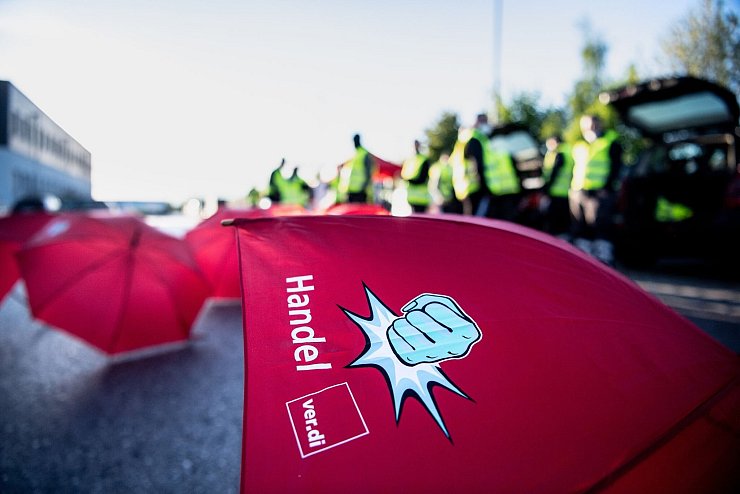 Streiks vor Weihnachtszeit sind ein Druckmittel. - © Matthias Balk/dpa