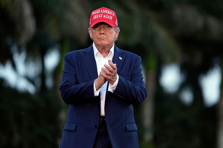 Der ehemalige US-Präsident Donald Trump hat erneut einen juristischen Erfolg erzielt. (Archivbild) - © Rebecca Blackwell/AP