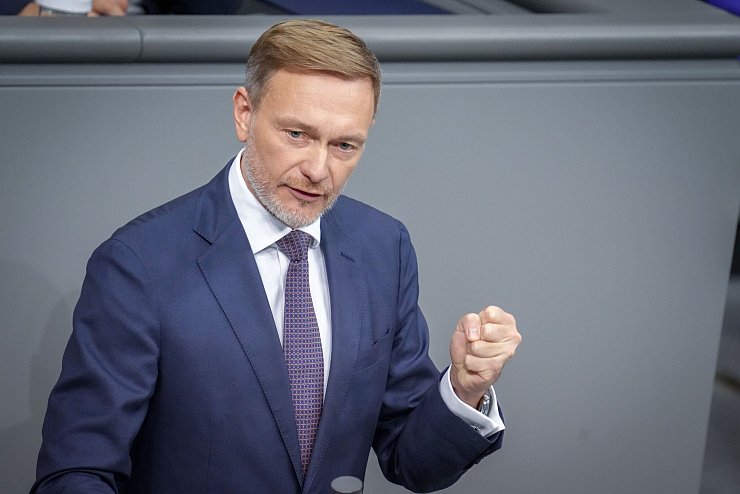 Ex-Finanzminister und FDP-Chef Christian Lindner wurde von Bundeskanzler Olaf Scholz (SPD) entlassen. - © Kay Nietfeld/dpa