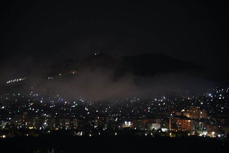 Israels Luftwaffe griff einmal mehr Militärstellungen in Syrien an. - © Monsef Memari/XinHua/dpa