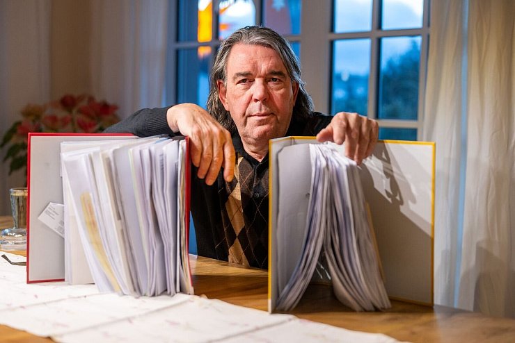 Er hat schon viele Unterlagen von Ärzten gesammelt (Archivbild) - © Harald Tittel/dpa