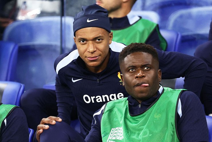 Kylian Mbappé stand nicht in der Startformation. - © Franck Fife/AFP/dpa