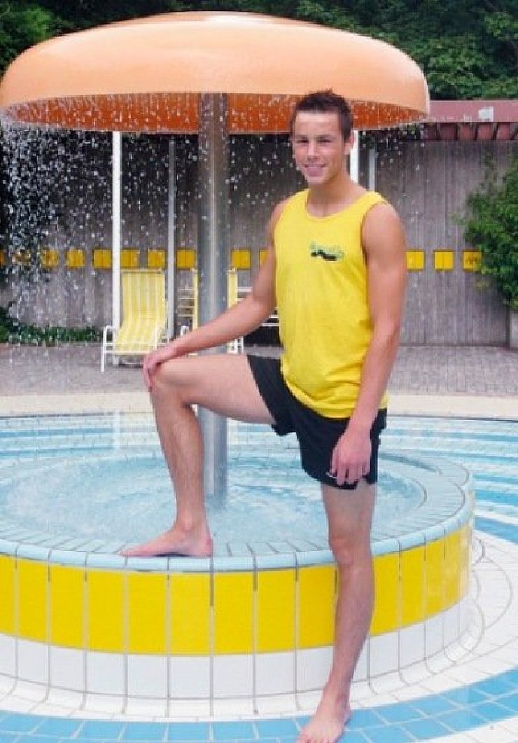 Schwimmt auch gerne: Der Mehrkämpfer Christian Herrmann schließt in Kürze seine Ausbildung in Detmold ab. - © Foto: Lucas