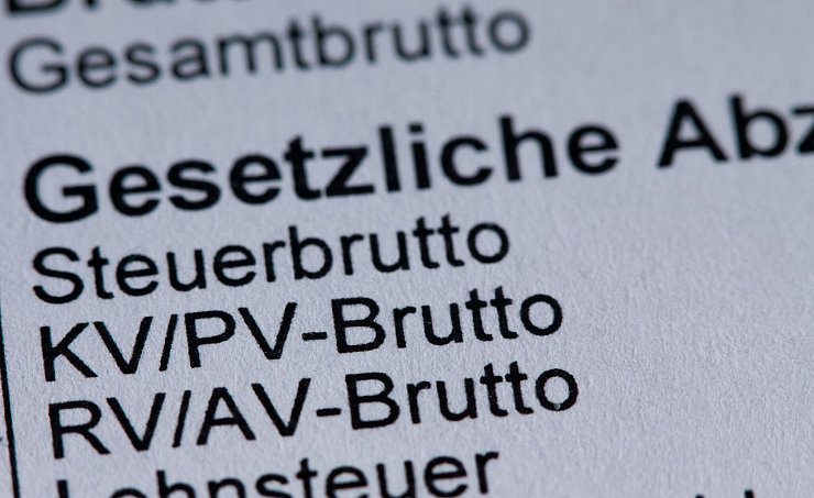 Das Arbeitsministerium hofft, dass die Verordnung zur Beitragsbemessungsgrenze für die Sozialversicherungsbeiträge nächste Woche vom Kabinett beschlossen wird. (Archivbild) - © Jens Büttner/dpa