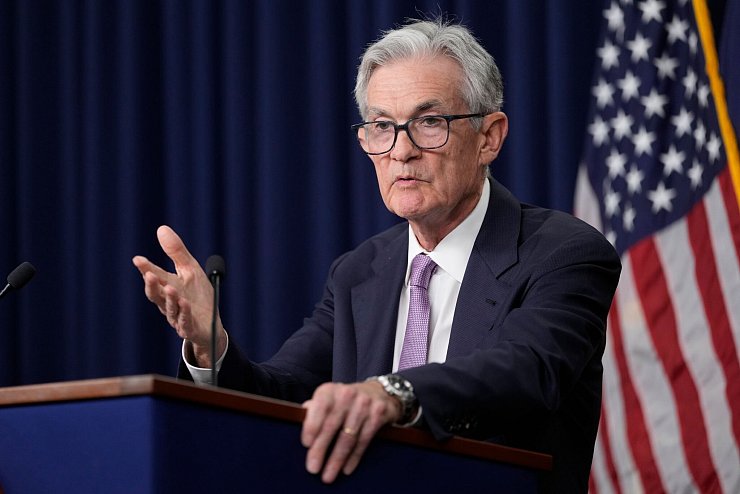 Fed-Chef Powell betont die Unabhängigkeit der US-Notenbank. - © Ben Curtis/AP/dpa