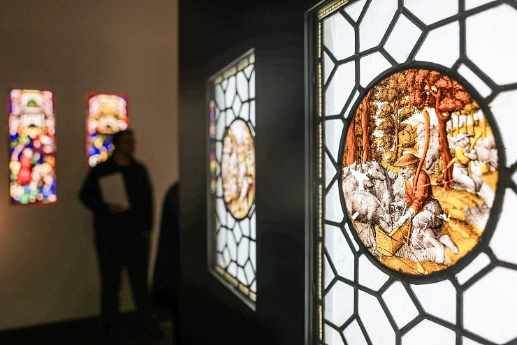 Die Ausstellung ist nach Angaben der Macher auch ein Zeichen der Solidarität. - © Oliver Berg/dpa