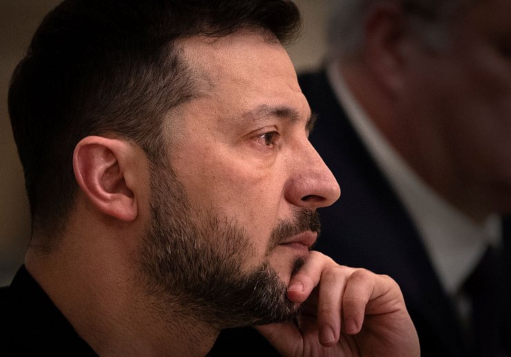 Selenskyj fordert mehr westliche Waffen für sein Land. (Archivbild) - © Efrem Lukatsky/AP/dpa