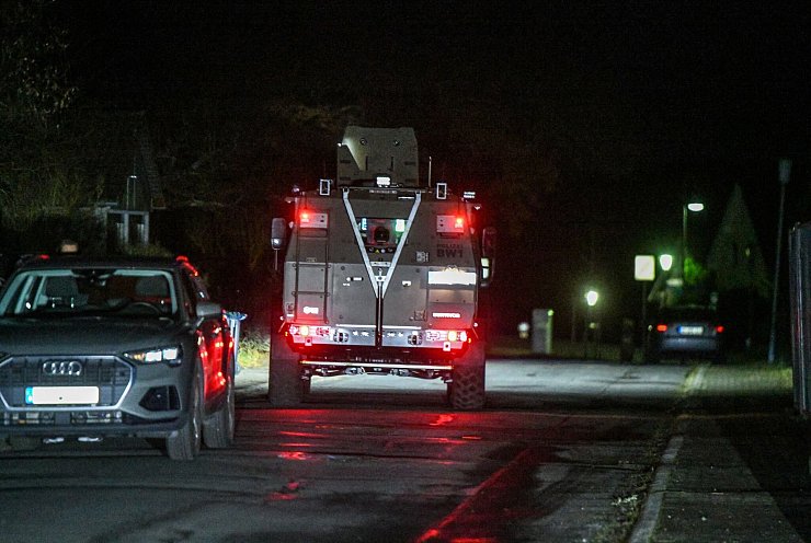 Motiv des Verdächtigen ist nach den tödlichen Schüssen in einer Firma weiter unklar. - © Jason Tschepljakow/onw-images/dpa