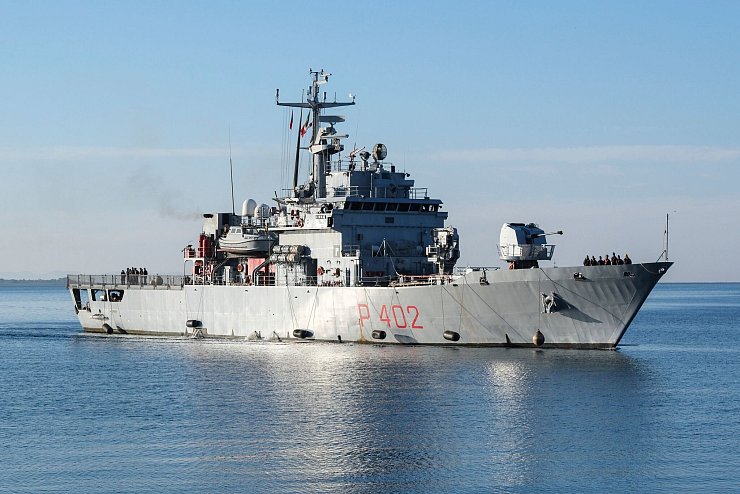 Ein italienisches Gericht erklärte die Inhaftierung von Mittelmeer-Flüchtlingen in Albanien für unzulässig. (Foto: Archiv) - © Vlasov Sulaj/AP/dpa