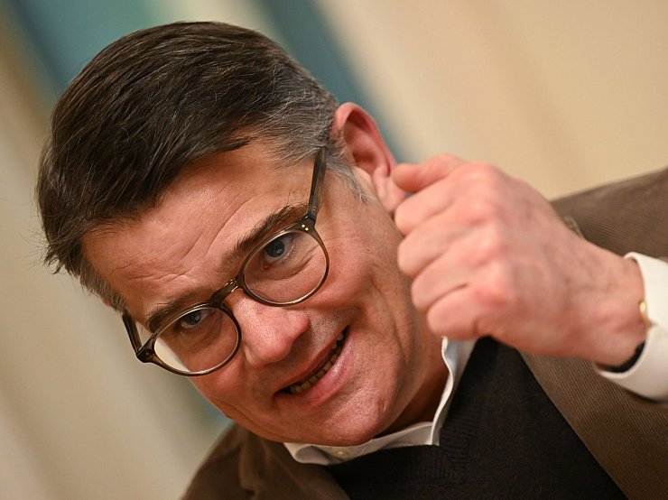 Hessens Ministerpräsident Rhein fordert gemeinsame Strategie mit Bund für Finanzplatz Frankfurt (Archivbild). - © Arne Dedert/dpa