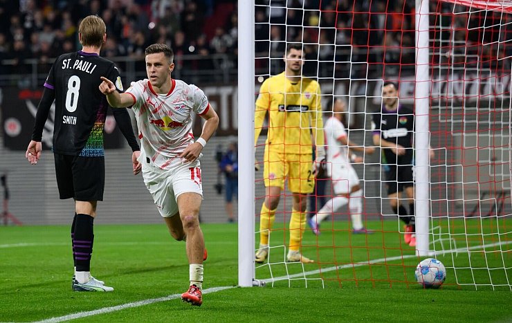 Christoph Baumgartner traf per Kopf zum 2:0. - © Hendrik Schmidt/dpa