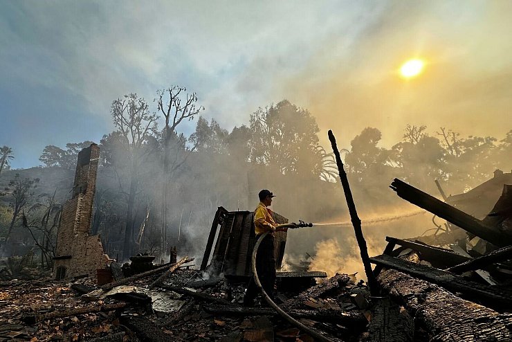 Grundstücke in der Region sind verwüstet. - © Eugene Garcia/AP