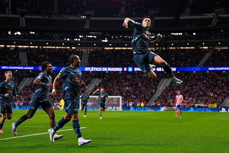 Benjamin Sesko brachte Leipzig in Front. - © Manu Fernandez/AP/dpa