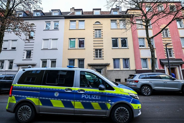 Hunderte Polizeibeamte versuchen, europäische Haftbefehle gegen mutmaßliche Schleuser zu vollstrecken. - © Christoph Reichwein/dpa