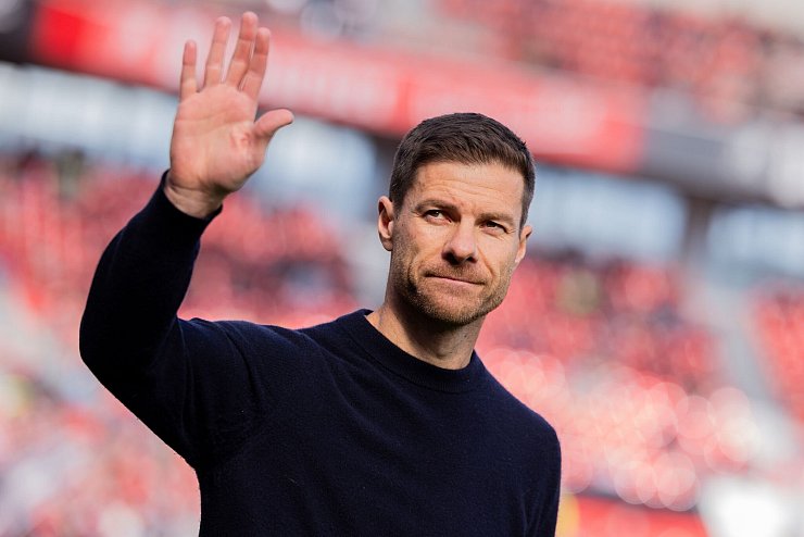 Xabi Alonso feierte sein 100. Pflichtspiel für Leverkusen - aber ohne Sieg. - © Rolf Vennenbernd/dpa