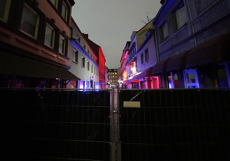 Am Freitag soll die neue Anlage stehen. - © Marcus Brandt/dpa