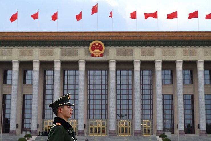 China hat für weitere Konjunktur-Maßnahmen gegen die Wirtschaftsflaute gestimmt. (Archivbild) - © Johannes Neudecker/dpa