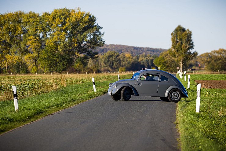 Nur bei trockenem Wetter fährt Traugott Grundmann sein Auto. - © Moritz Frankenberg/dpa