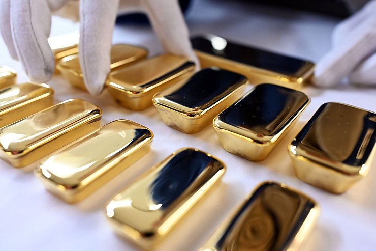 Der Goldpreis hat im ersten Halbjahr deutlich zugelegt (Archivbild) - © Uli Deck/dpa