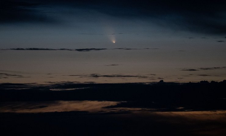 Der Komet «C/2023 A3 Tsuchinshan-Atlas» ist derzeit nach Sonnenuntergang gut zu sehen. - © Georg Hochmuth/APA/dpa
