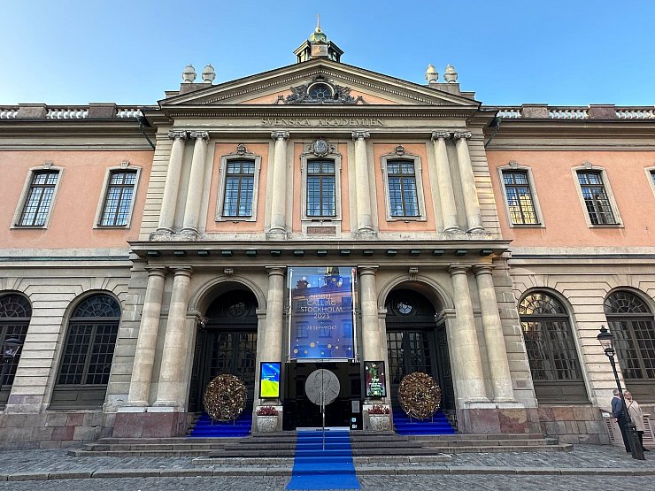 Im ersten Stockwerk dieses Gebäude wird der Literaturnobelpreisträger verkündet. (Archivbild) - © Steffen Trumpf/dpa