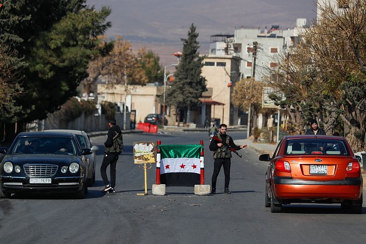 Versuch, die Ordnung wiederherzustellen: Straßenposten in Damskus. - © Omar Sanadiki/AP