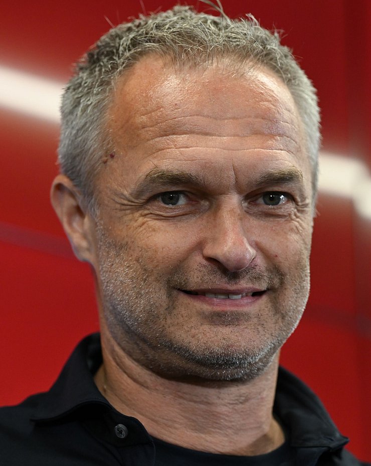 Christian W&uuml;ck ist nun f&uuml;r die deutschen Fu&szlig;ballerinnen verantwortlich. - &copy; Arne Dedert/dpa