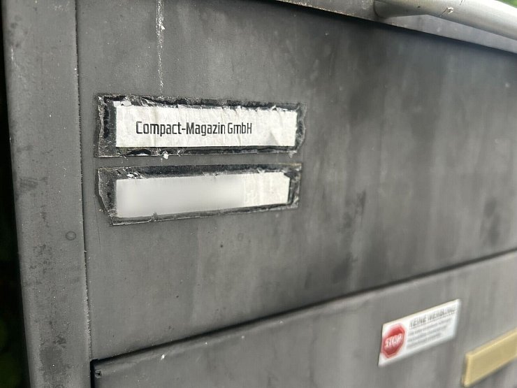 Das Bundesinnenministerium verweist auf «antisemitische, rassistische, minderheitenfeindliche, geschichtsrevisionistische und verschwörungstheoretische Inhalte». - © Sven Kaeuler/dpa/tnn/dpa